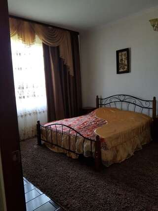 Гостевой дом Kalina Guest House Гагра Семейный люкс-5